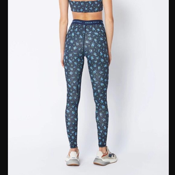 Cream Yoga Angela Navy Ditsy Floral Printed Leggings M NWT - Picture 4 of 8